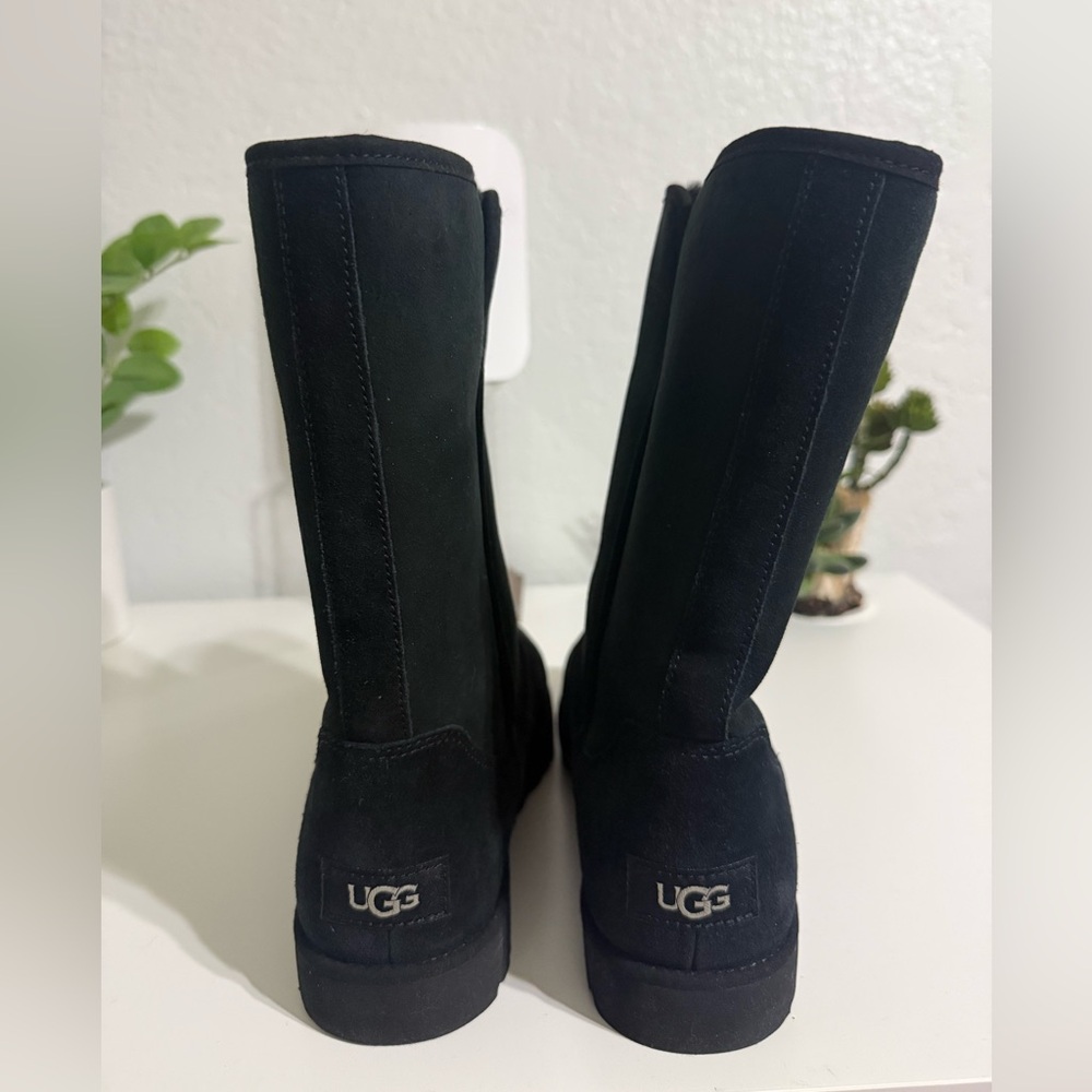 UGG Michelle BLACK Pull-On Suede Fur Lined Boots.